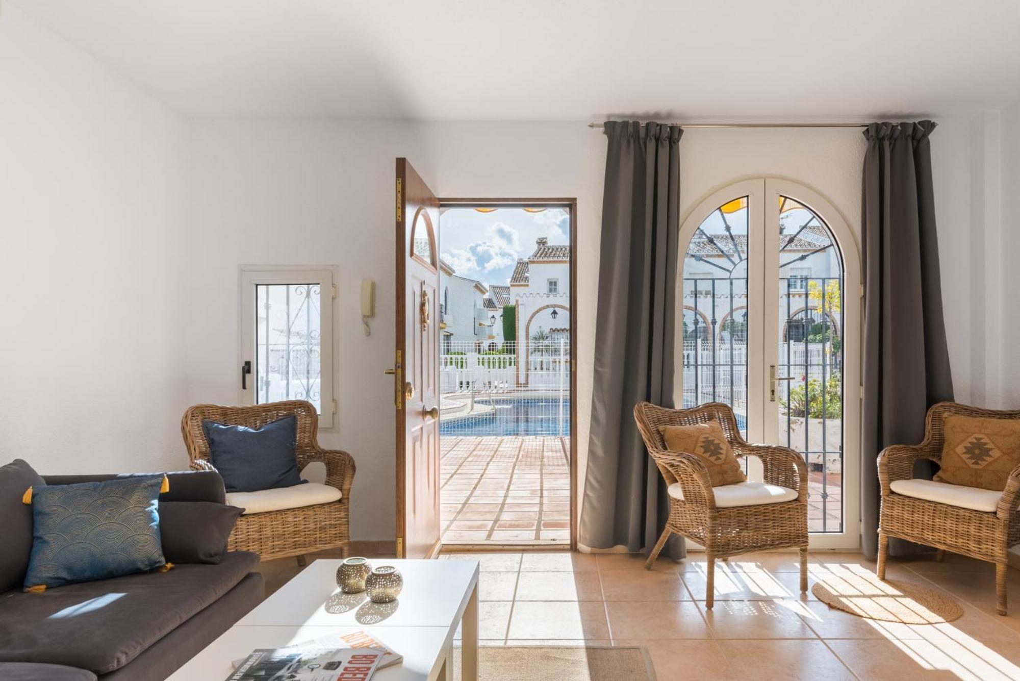 Apartment Tio Charles De June - Charming 2 Bedroom *