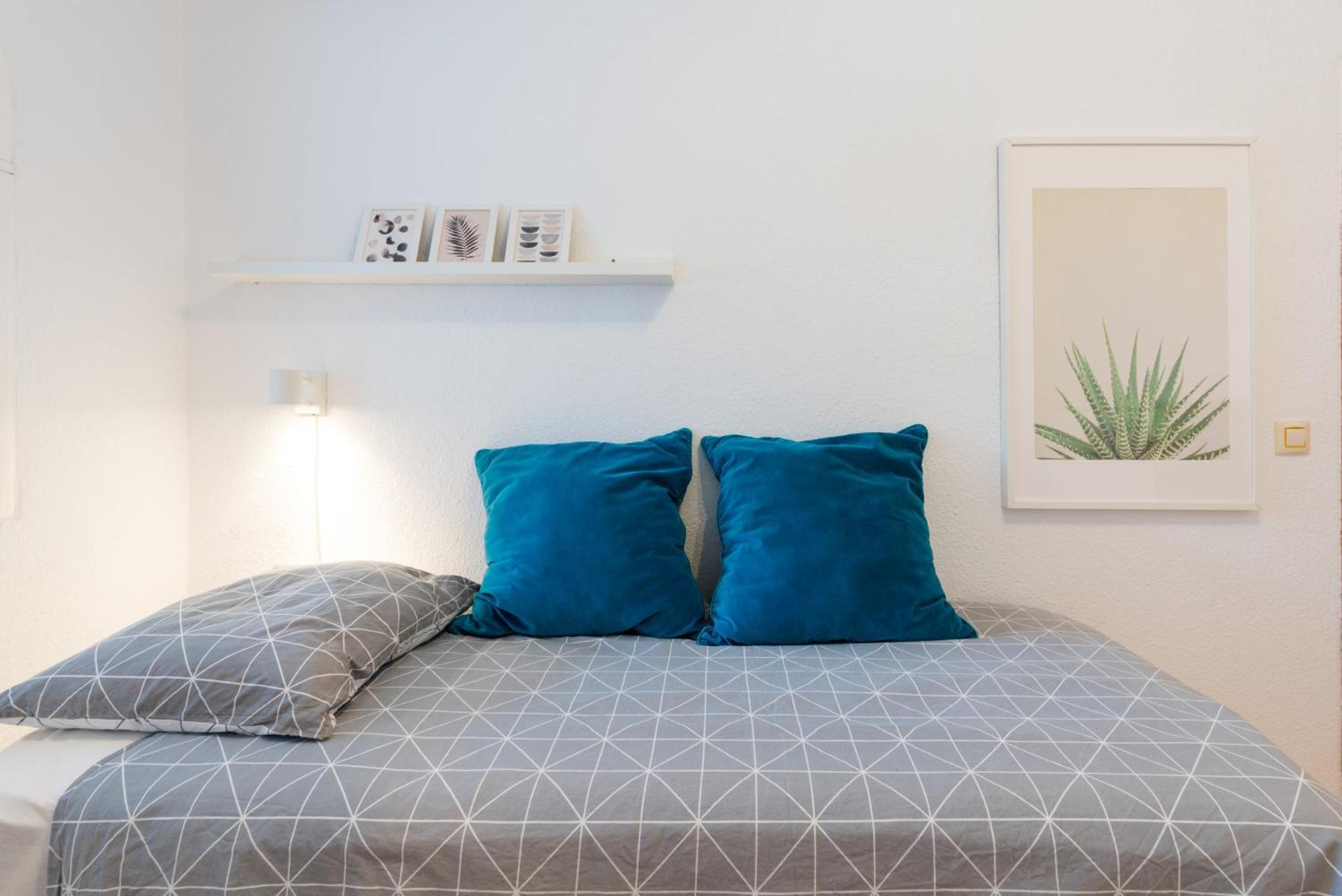 Tio Charles De June - Charming 2 Bedroom Apartment *