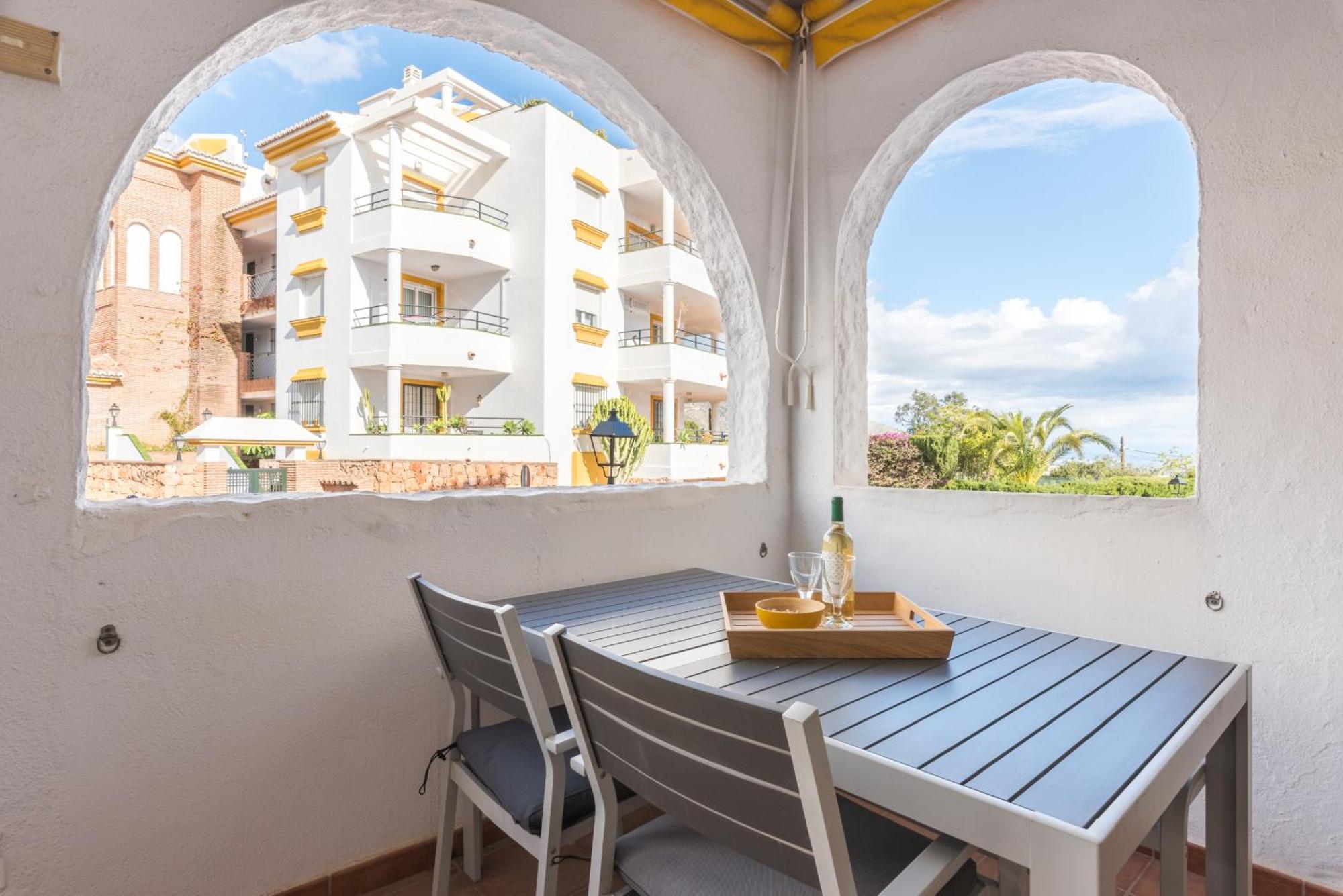 Apartment Tio Charles De June - Charming 2 Bedroom Benalmadena